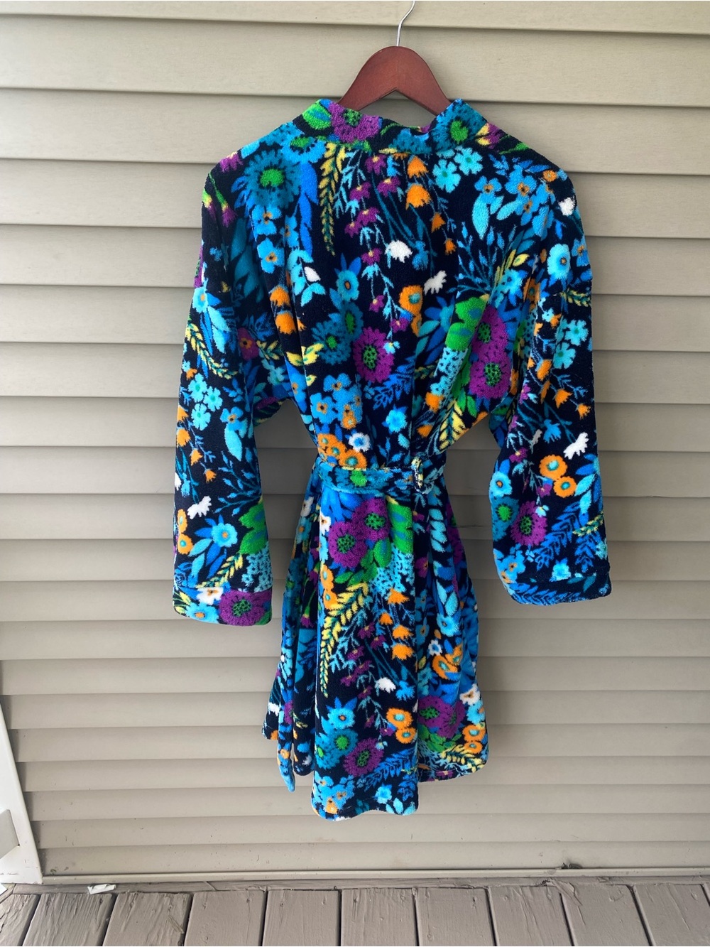 Vera Bradley Multicolor Plush Robe with Blue & Green Floral Pattern - Picture 9 of 9